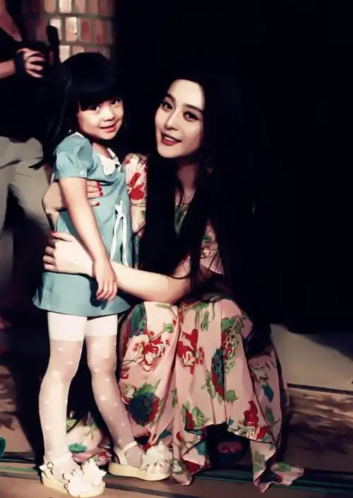 父母爱情小萌娃王翊菲