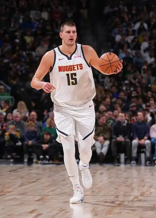 伦纳德惊人表现引领快船胜国王