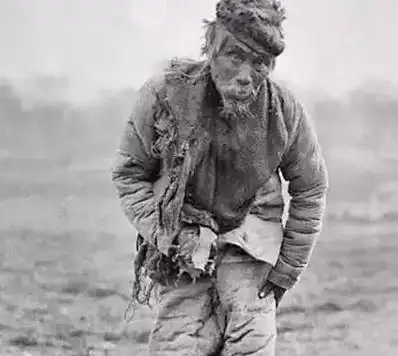 「老照片」7张老照片,了解真实的晚清穷人!温馨提示,有点吓人!