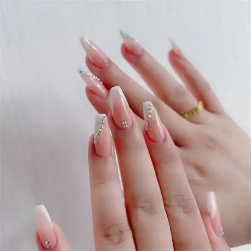 美甲帮 - 美甲图片2022新款式,简单美甲图片大全,美甲款式美甲教程