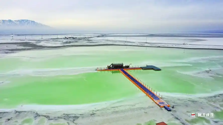 原创新疆的天空之镜,乌鲁木齐的新晋网红景区——达坂城guhya盐湖