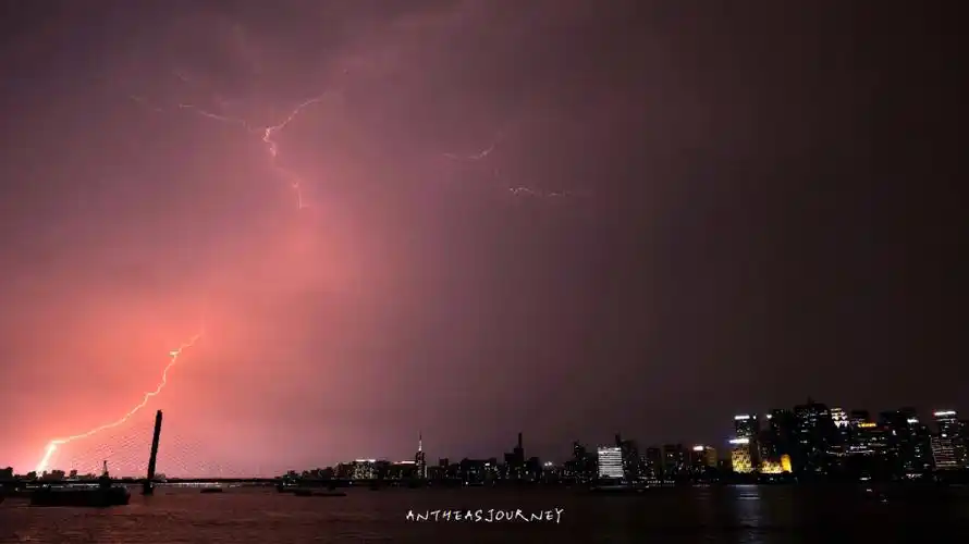 我在杭州看到了闪电的形状73