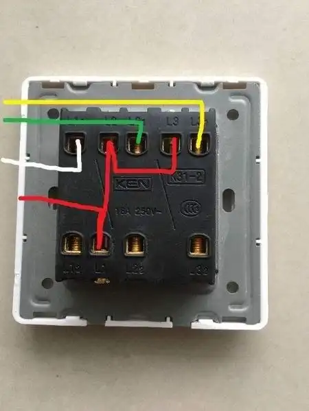 一灯三控开关怎么安装