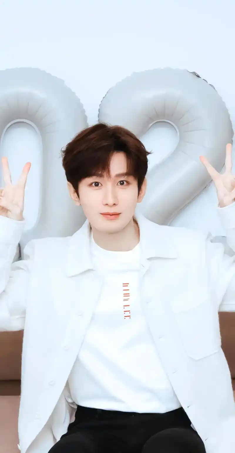 成毅的一百张照片 #果果们,照片自取哈# - 抖音