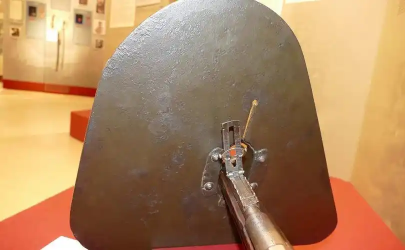 奇特的科奇金盾牌 俄罗斯博物馆展出一战装备 为生命增加一层保险