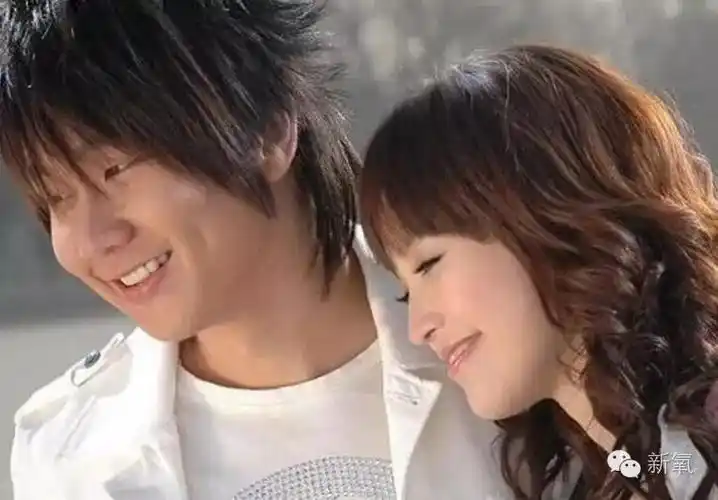 十八岁的天空金沙李智楠重回校园但这俩整容脸是sei