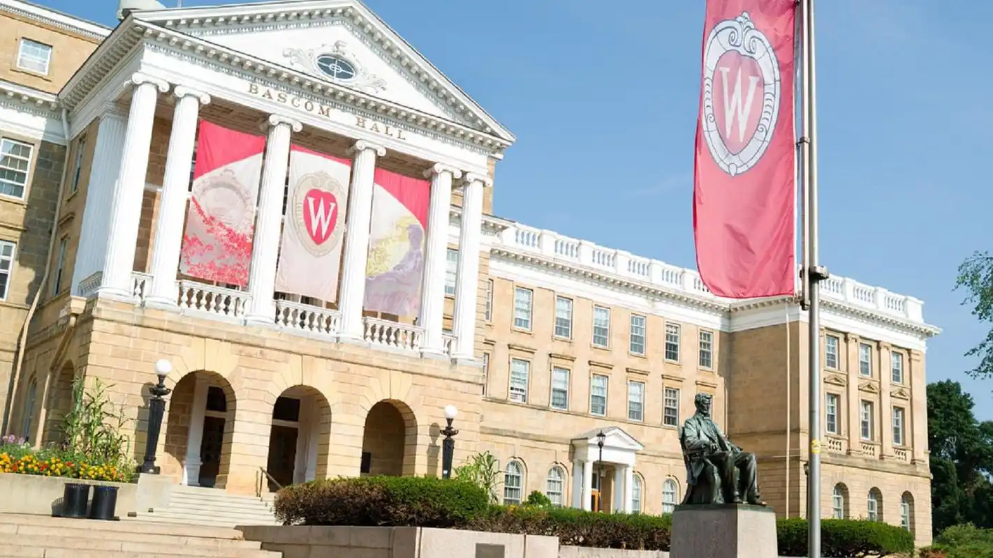 大学麦迪逊分校(uw-madison)创建于1848年,位于美国威斯康星州的首府