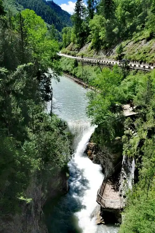 甘南行——大峪沟～位于九寨沟的北麓,天然氧吧,清凉舒适,人间仙境