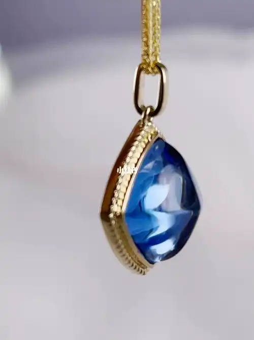 18k金托帕石糖塔吊坠项链