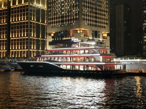 水晶公主号 外滩游船夜景 - 行业资讯 - **资讯 - 游艇出租_游轮租赁