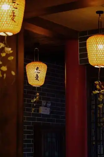 美哭蒙自最受欢迎的古风酒馆来了