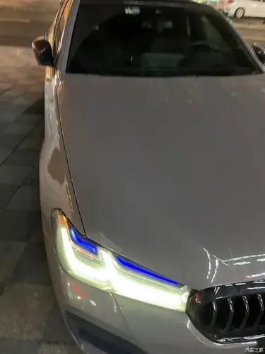 2021宝马5系激光大灯