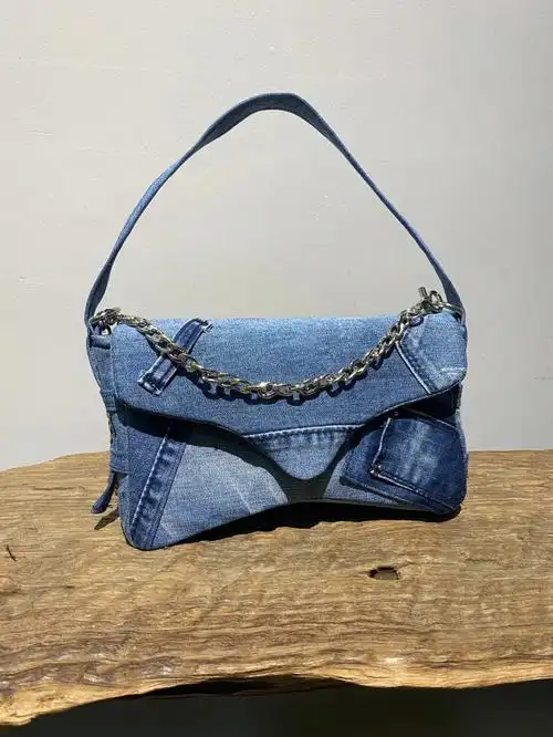 牛仔裤改小蛮腰包包有点可爱