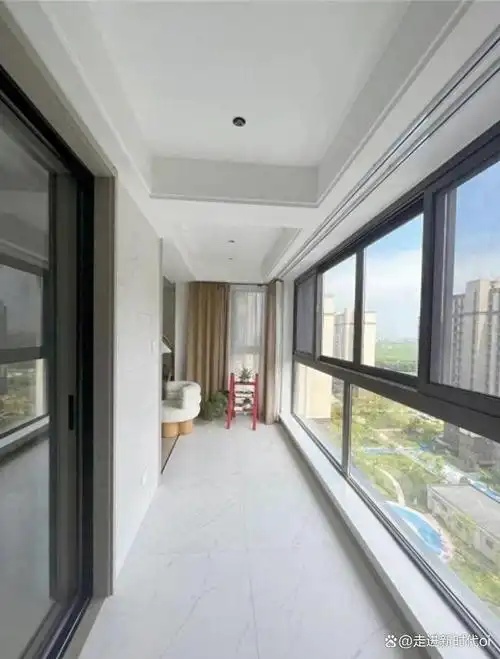 不听劝,执意封阳台装推拉窗!亲身体验后发现:它比平开窗实用多了