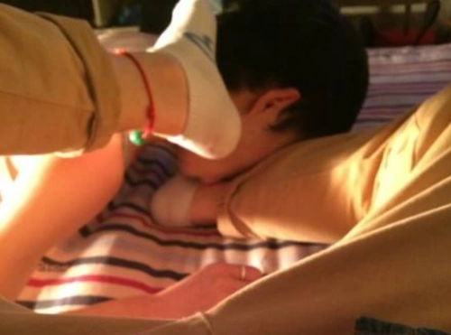 为什么有人喜欢闻臭袜子?身体原因和心理因素哪一个关系更大?