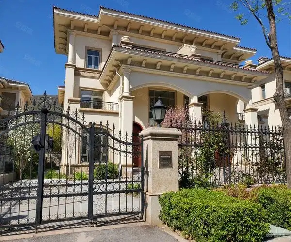 恒大金碧天下183平米双拼别墅4室2厅3卫两套可一起卖