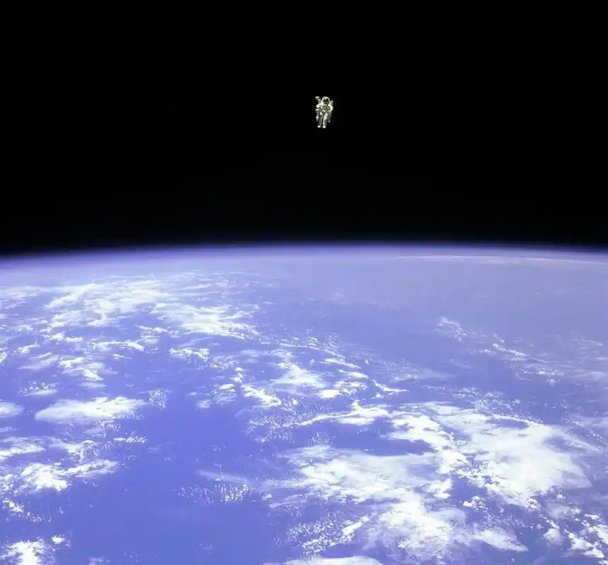 这就是太空中的章北海!