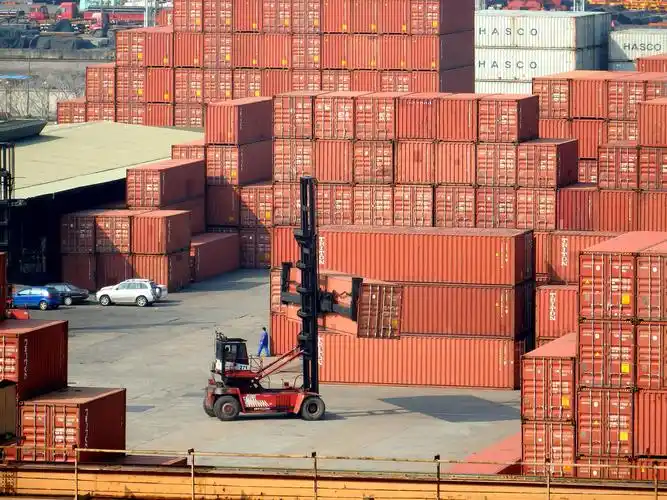 上海港工集装箱堆场