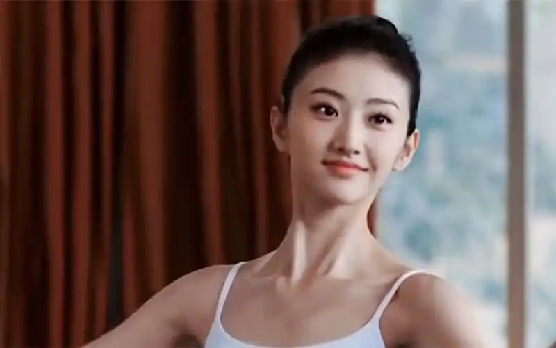 24岁的景甜颜值有多惊艳,难怪当时都说她是北影最美校花