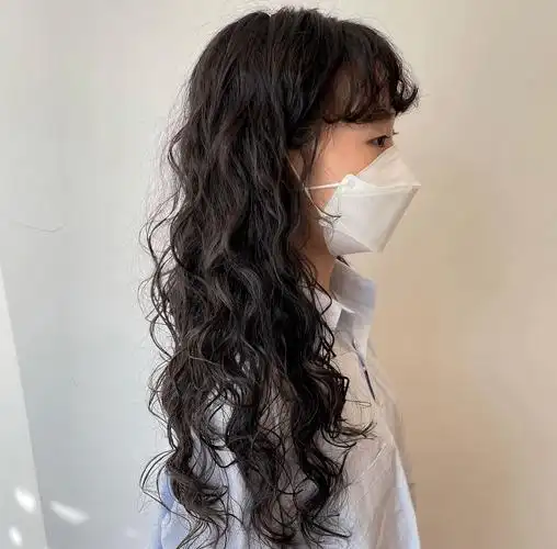 长发烫满头风情万种又上头