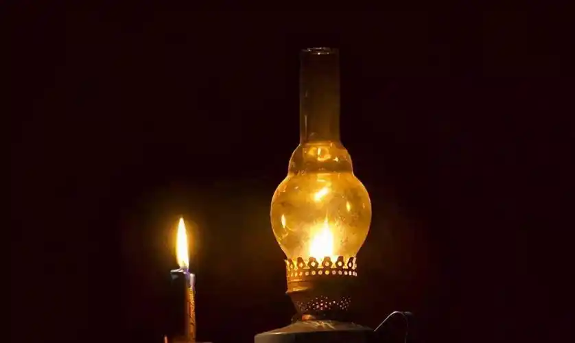 民国时期,部分地区已用上了电灯,为何后来又点了40年?