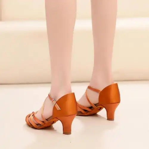 拉丁舞鞋女童儿童舞鞋女孩软底中低跟拉丁鞋女成人考级舞蹈鞋白色4分