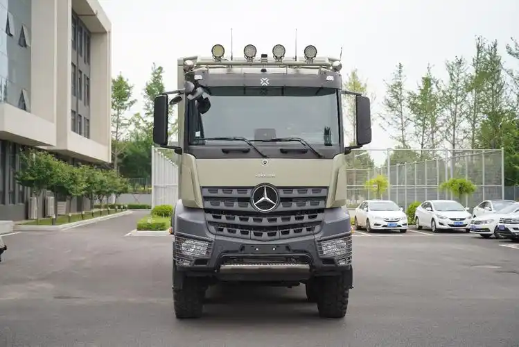 奔驰arocs越野房车(上)__凤凰网