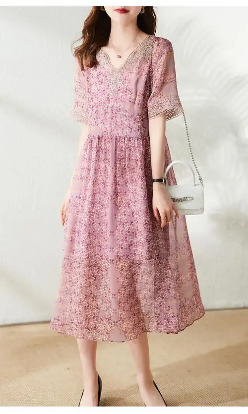 aimanjie轻奢潮牌粉色碎花雪纺连衣裙两女夏宽松洋气减龄碎花裙粉色