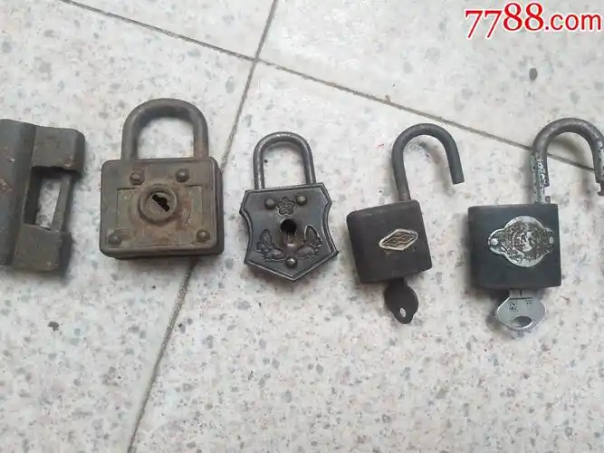 古代古董民俗二手怀旧老款式物件老式铜锁铁锁3个好用
