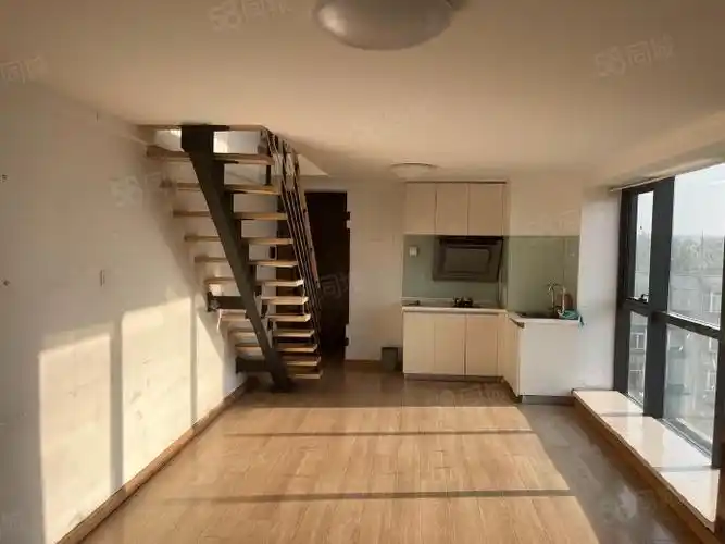 东亚优立方精装复式楼上楼下100平