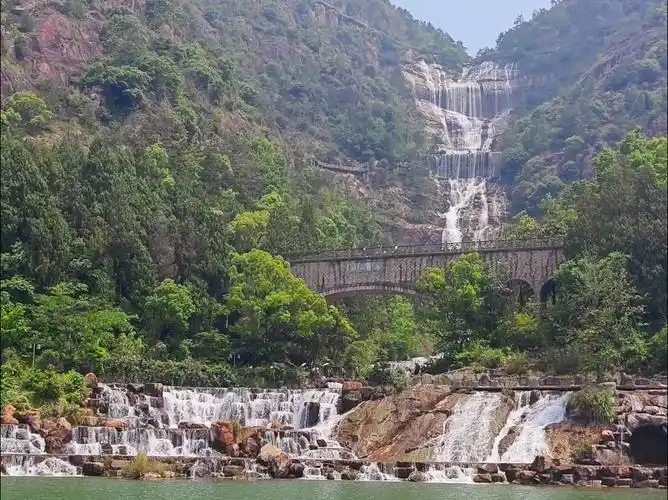 手机随拍浙江台州天台山大瀑布