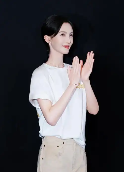 金晨超话#金晨孤注一掷#反诈标兵@金晨,闪现北京电影《孤注一掷》北京