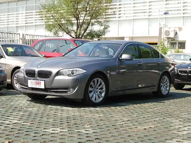 进口宝马5系2011款535i豪华运动型