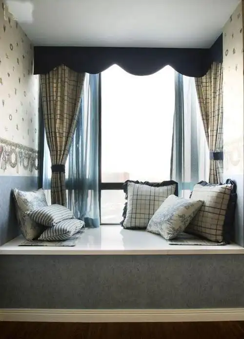 飘窗榻榻米地台装修效果图片效果图