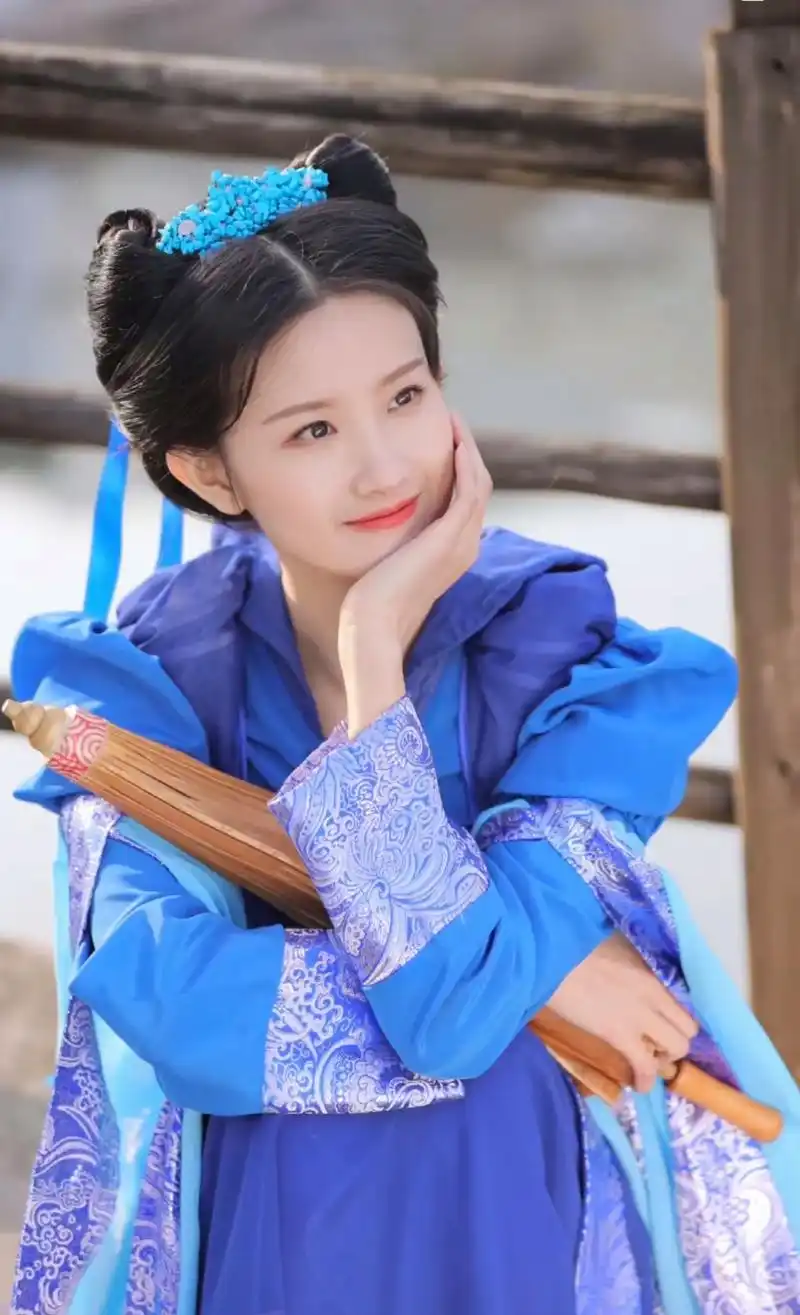 让我看看哪个小仙女还没有穿过广袖流仙裙 要不要安排呢#龙葵  - 抖音