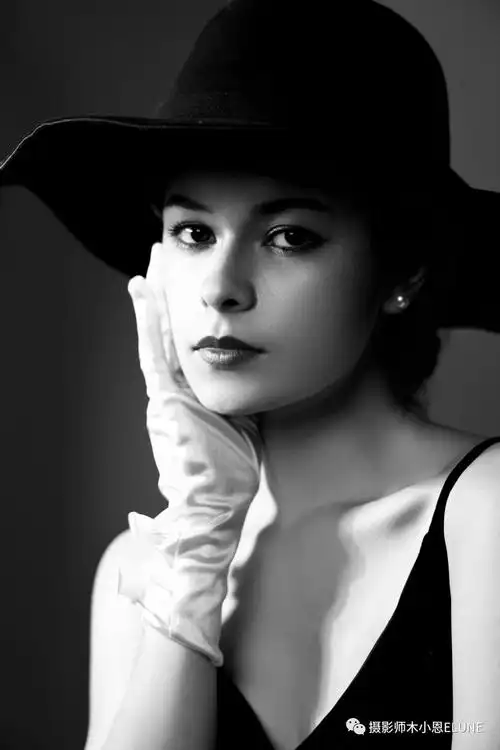 女神赫本风丨手把手教你拍出复古黑白时尚大片!