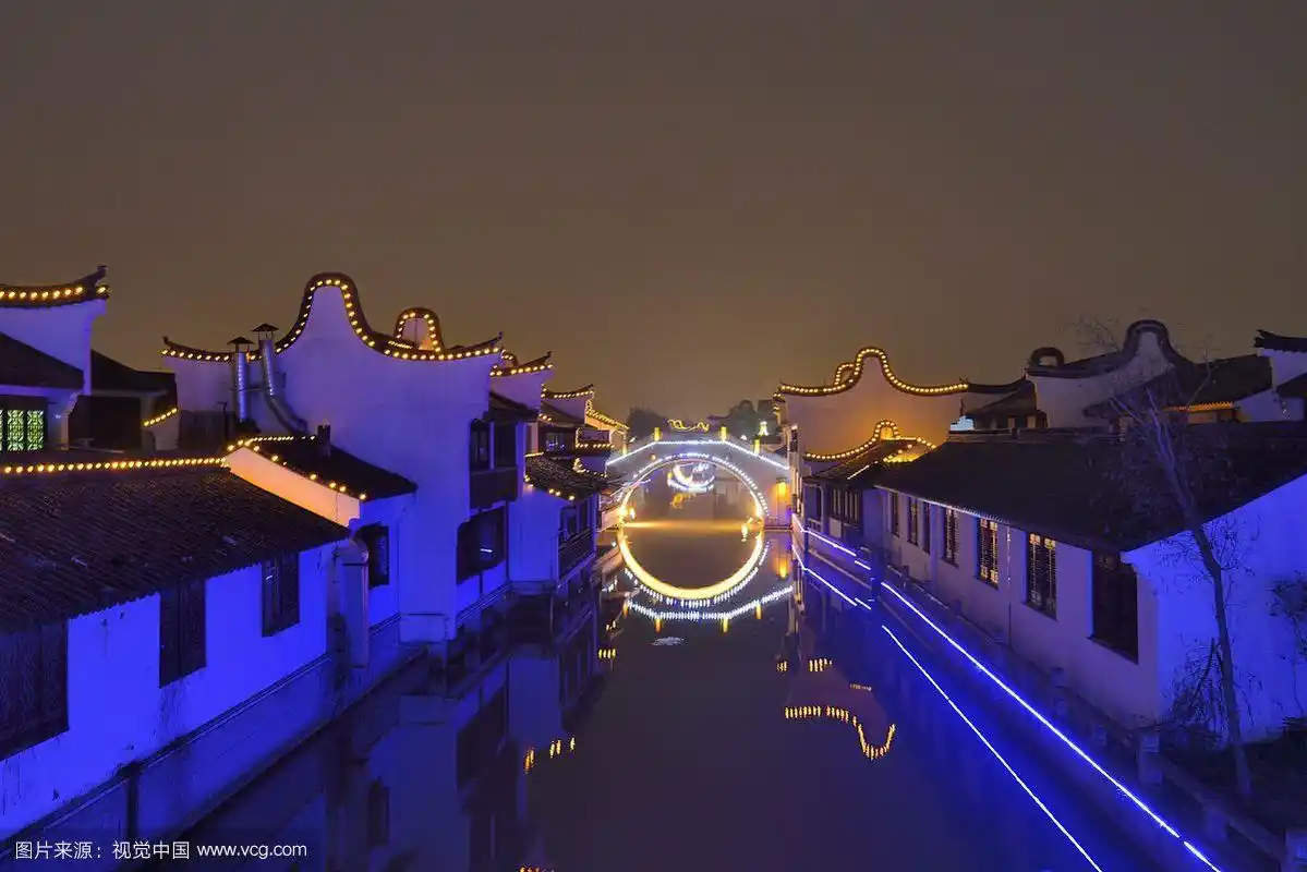 水乡古镇夜景