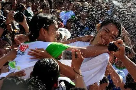 在巴厘岛"耍流氓"没人管?当地美女哭诉,根本管不住啊!