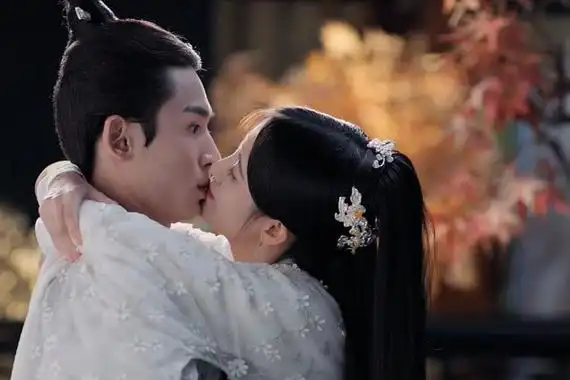 张哲瀚和鞠婧祎是什么关系他们交往过吗