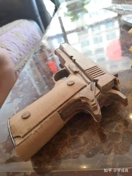 做个纸模枪送给放暑假的熊孩子