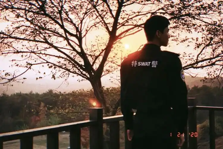 去你的男二脸白敬亭这次演的特警帅翻了