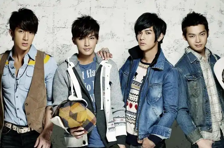 夏雪飞轮海-飞轮海首张同名专辑