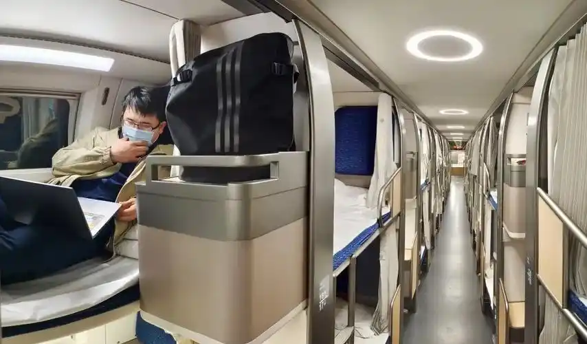 拥有独立观景窗的双层动卧你坐过吗