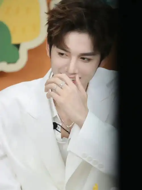 ac邓超元b面校园阳光77大男主