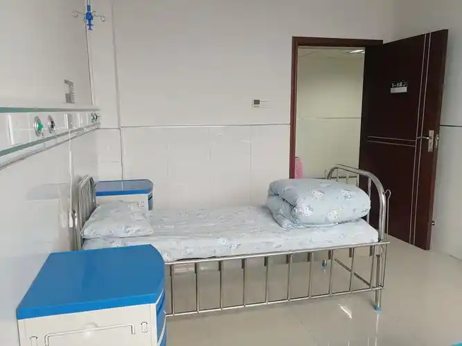 县人民医院儿科住院部顺利搬迁 写美篇庆祝顺利完成搬家工作 新病房