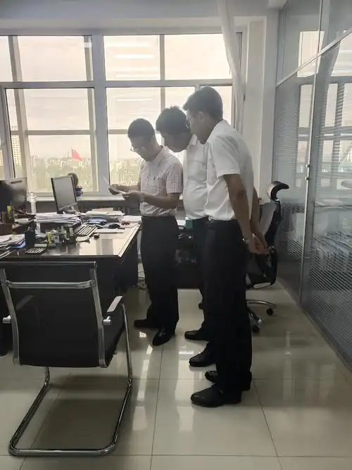 乌兰察布广场支行拜访乌兰察布市人民政府办公室