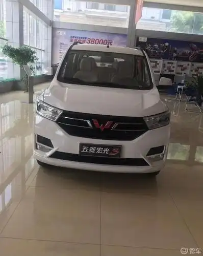 汽车也开始看脸吃饭了2021款五菱宏光s最满意的地方首先就是它的外观