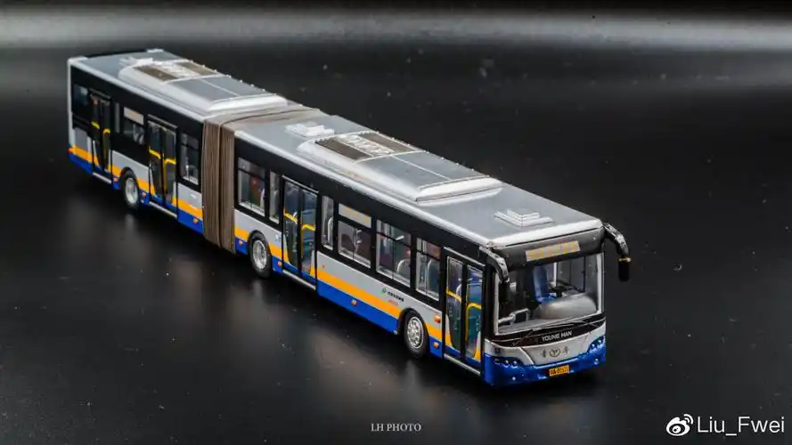 巴士模型青年jnp6180g北京快速公交2线模型
