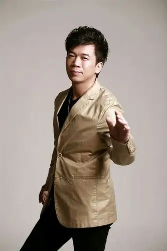 5.7是个重要的日子—著名歌星陈星的生日,祝他生日快乐,身体健康