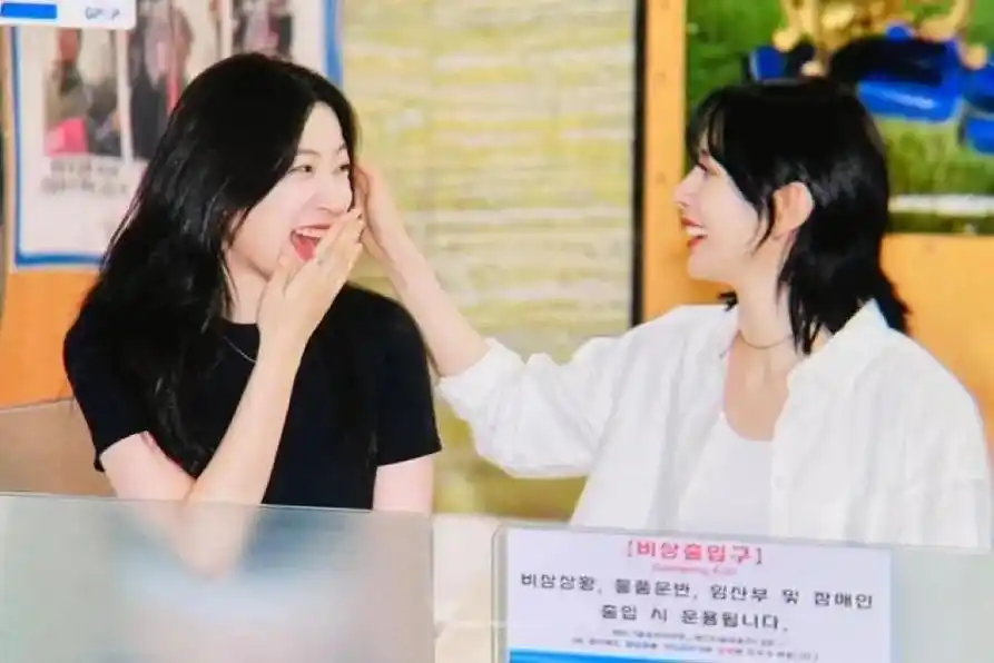 是挚友,是9398#宇宙少女 #雪娥 #恩熙 - 抖音